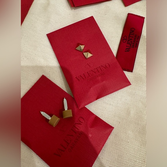 Valentino Rockstud Pointed Pump - Poudre/Nude - Size 38 (7.5/8) Great Condition - Picture 12 of 15